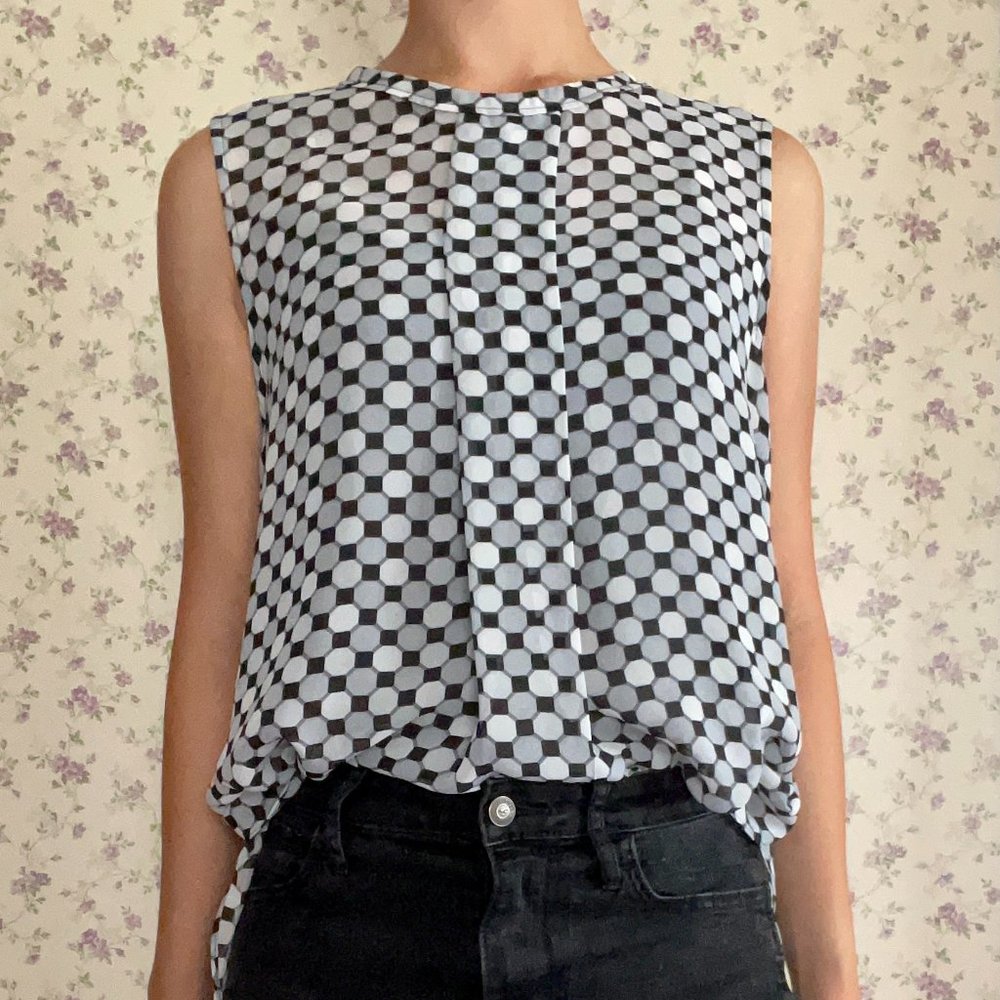 Geometric Print Sleeveless Blouse